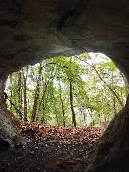 Gissey-sur-Ouche - grotte du champ de Cras numéro 1 - photo entrée cavité vue de l intérieur, Aurélien Bloch.jpg
Fichier manquant